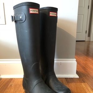 *Almost new* Hunter rain boots